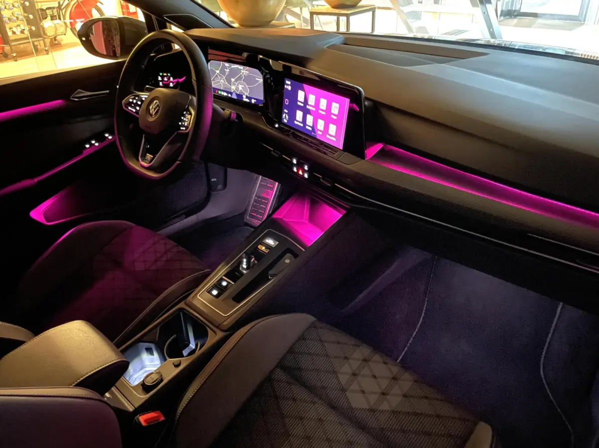 1.5 eTSI 2x R-Line/ Cam/ IQ LED/ Pano/ Harman/Kardon