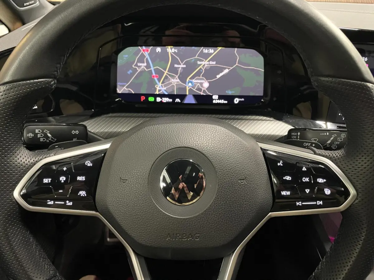 1.5 eTSI 2x R-Line/ Cam/ IQ LED/ Pano/ Harman/Kardon