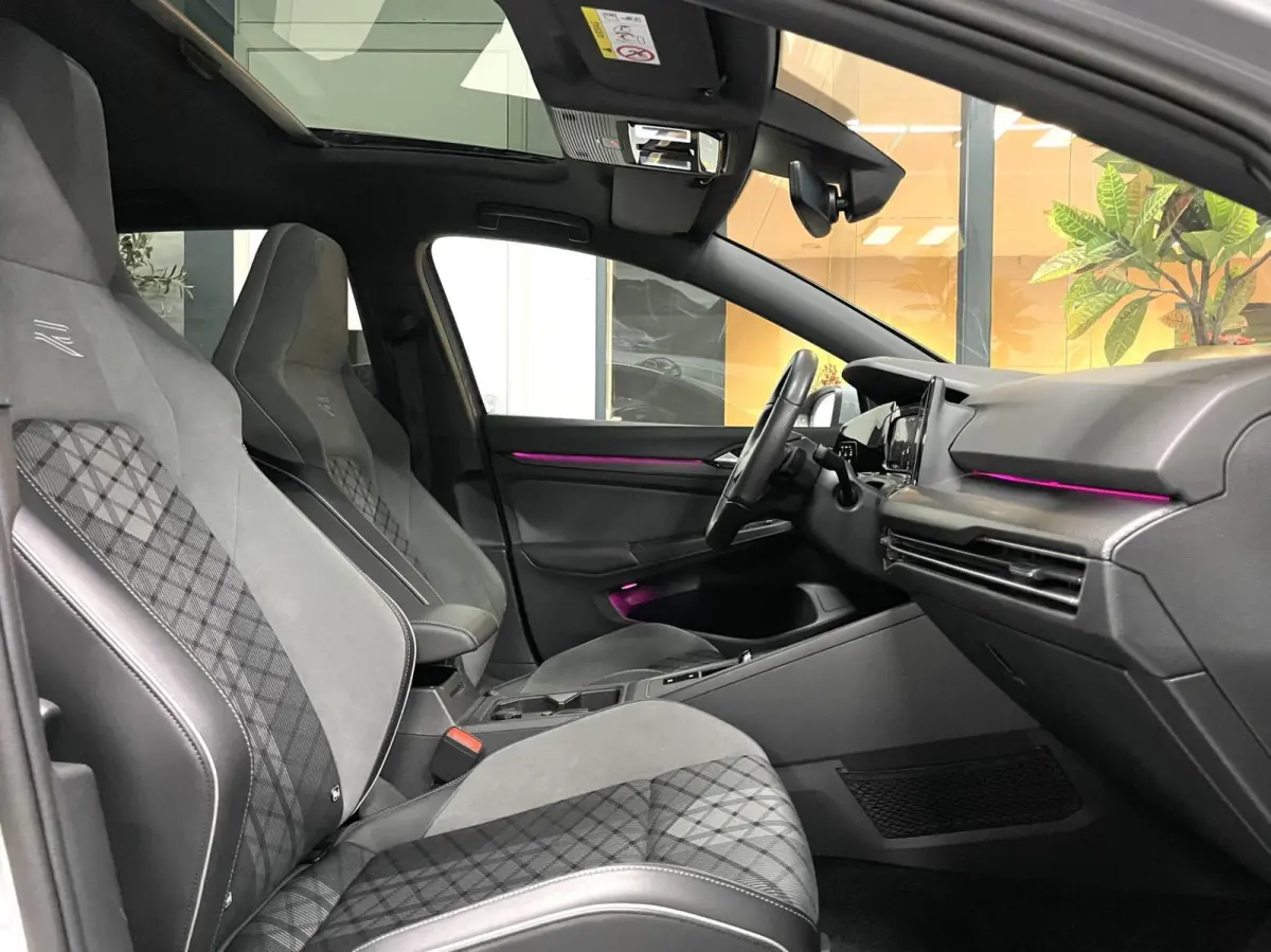 1.5 eTSI 2x R-Line/ Cam/ IQ LED/ Pano/ Harman/Kardon