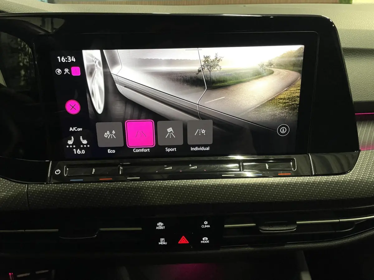1.5 eTSI 2x R-Line/ Cam/ IQ LED/ Pano/ Harman/Kardon
