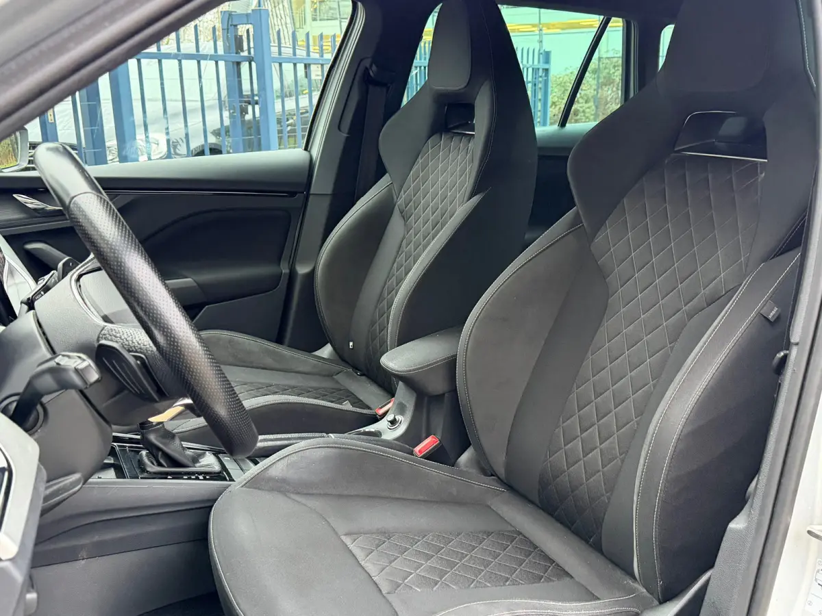 1.0 TSI DSG Sport Business Navigatie Virtual Cockpi