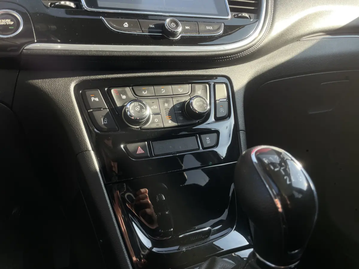 1.4 Turbo Innovation | Leer | Camera | Stoelverwarming | Trekhaak