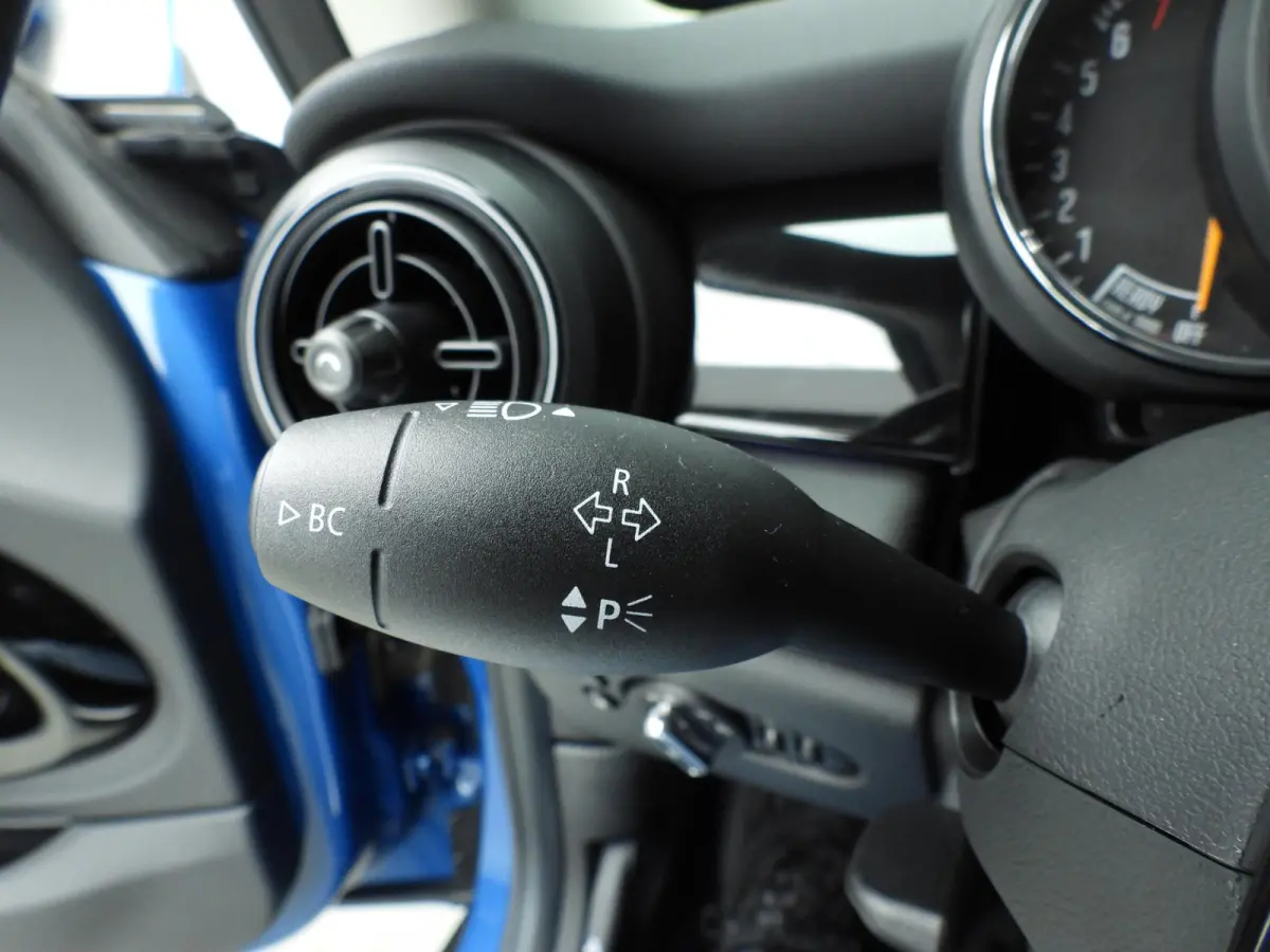 One Sportstoelen / Climate / Cruise / LED / PDC / ISOFIX / Alu wielen black
