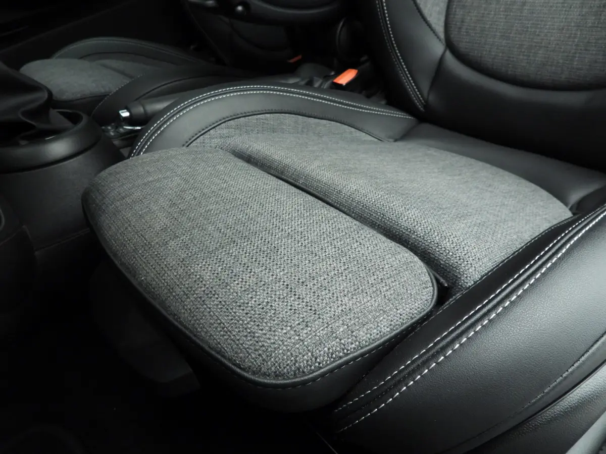 One Sportstoelen / Climate / Cruise / LED / PDC / ISOFIX / Alu wielen black