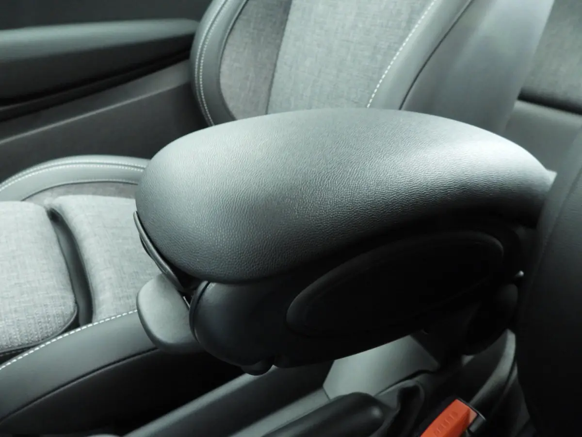 One Sportstoelen / Climate / Cruise / LED / PDC / ISOFIX / Alu wielen black