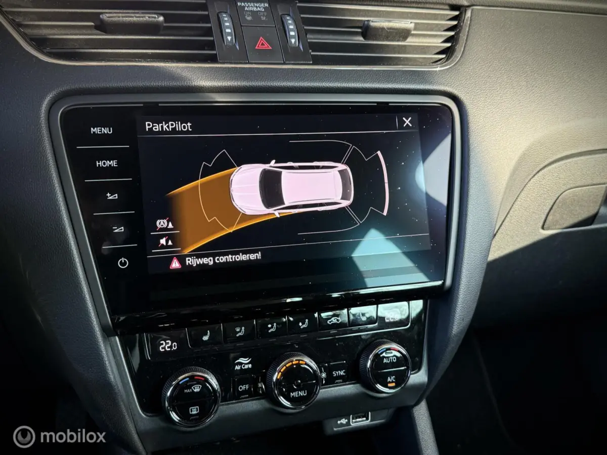 1.0 TSI|Leder|Apple Carplay|Trekhaak|