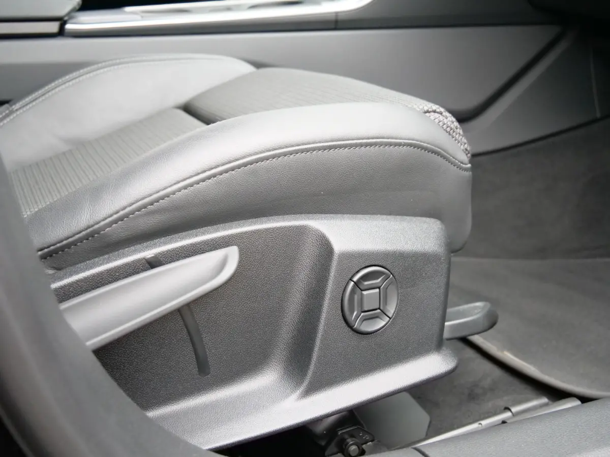 50 TFSI e quattro S edition 299 Pk Automaat Navi / DAB /  Trekhaak / S-Line