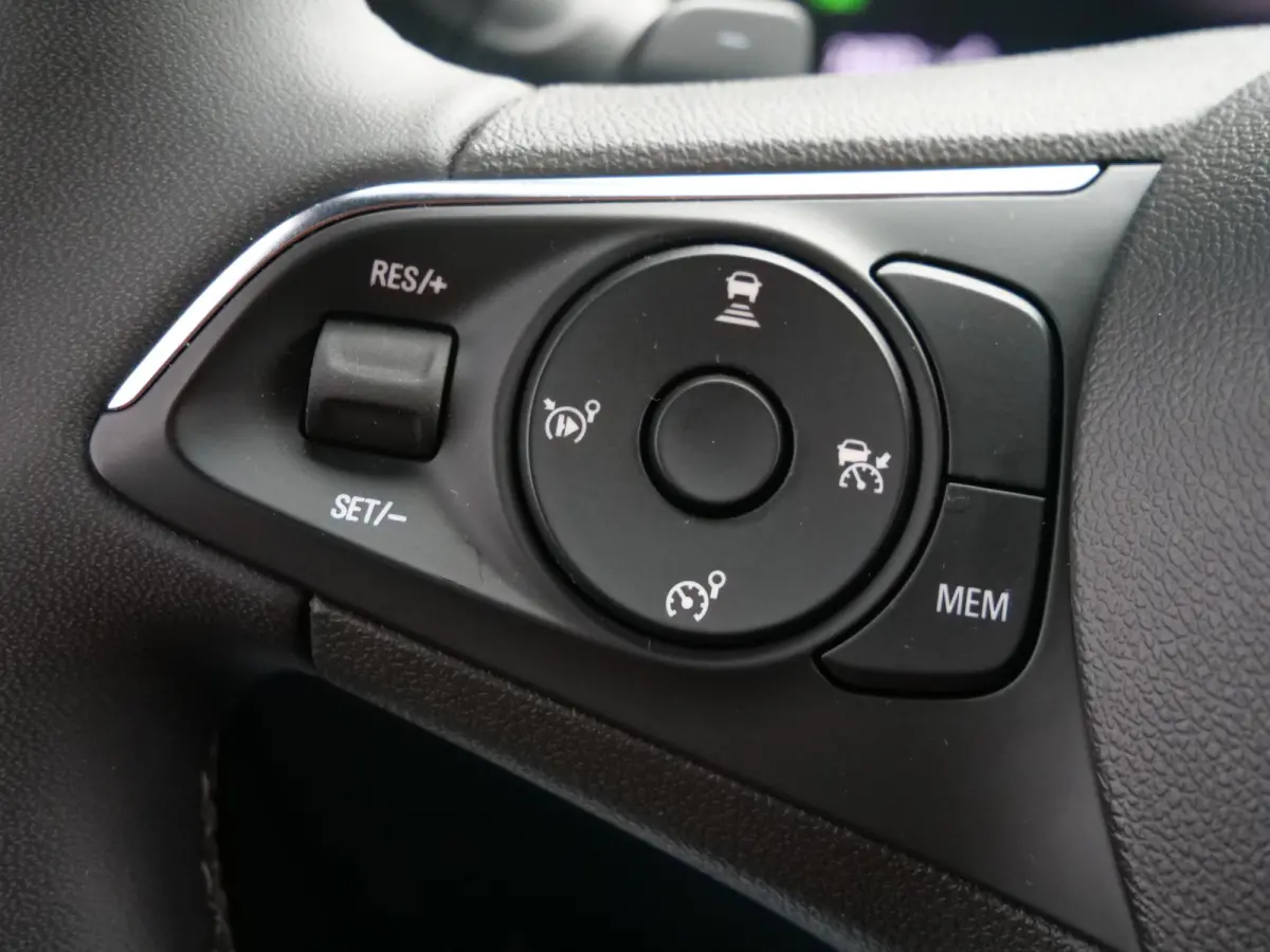 1.2 Turbo Business Elegance 130 Pk Automaat Navigatie / DAB / Apple Carply / Camera