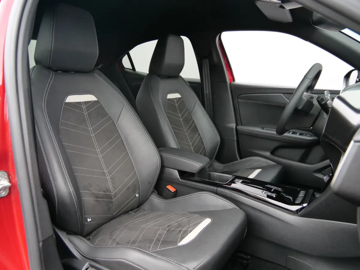 1.2 Turbo Business Elegance 130 Pk Automaat Navigatie / DAB / Apple Carply / Camera