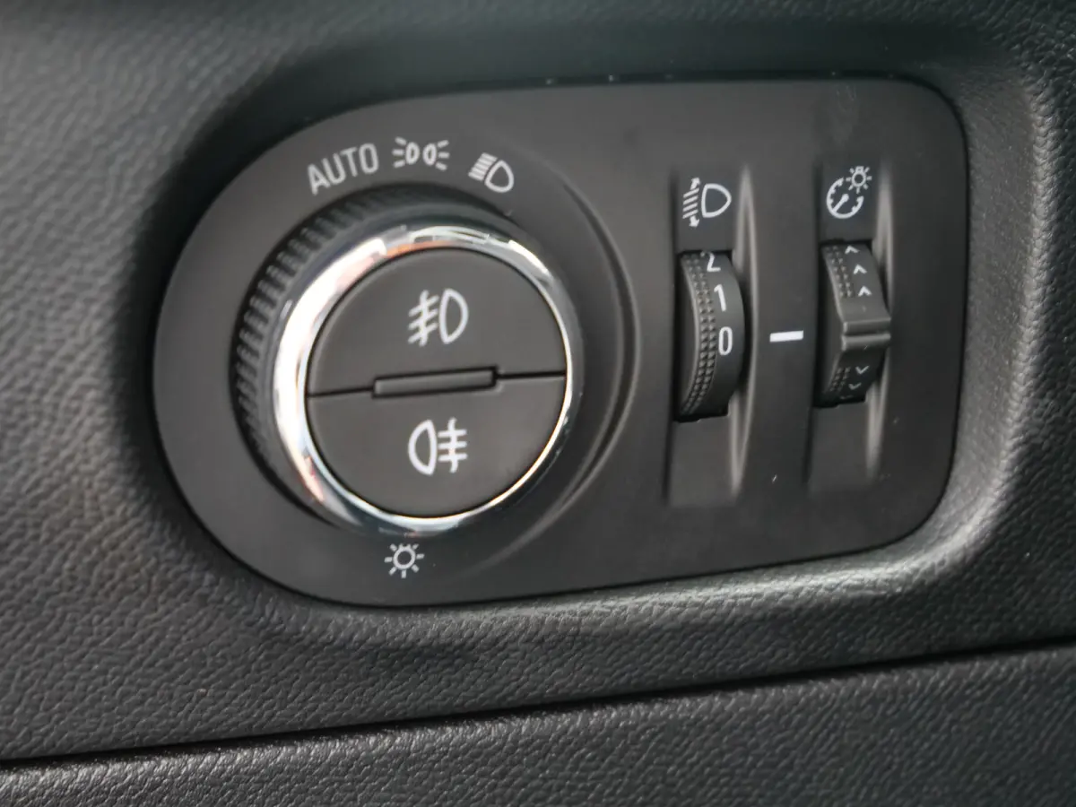 1.2 Turbo Business Elegance 130 Pk Automaat Navigatie / DAB / Apple Carply / Camera