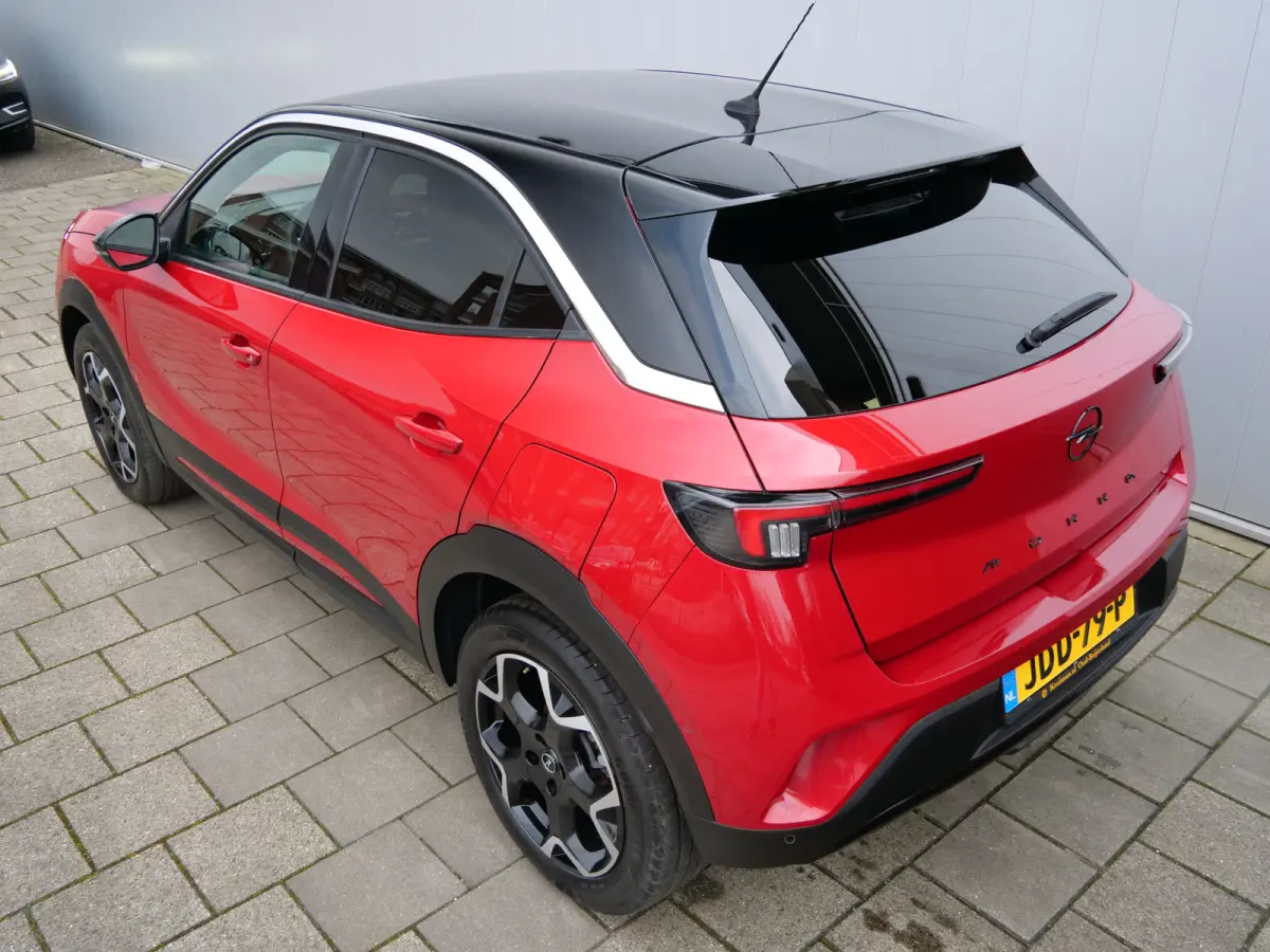 1.2 Turbo Business Elegance 130 Pk Automaat Navigatie / DAB / Apple Carply / Camera