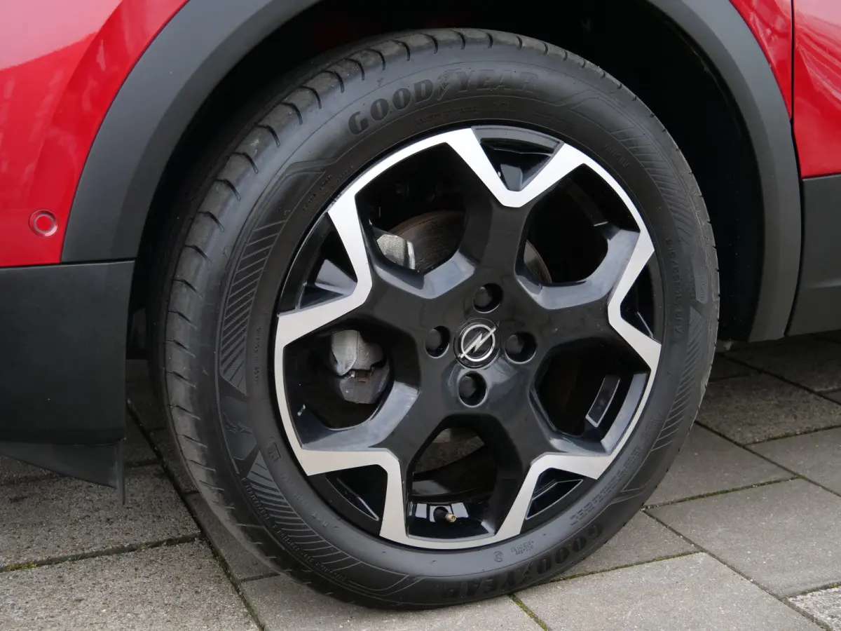 1.2 Turbo Business Elegance 130 Pk Automaat Navigatie / DAB / Apple Carply / Camera