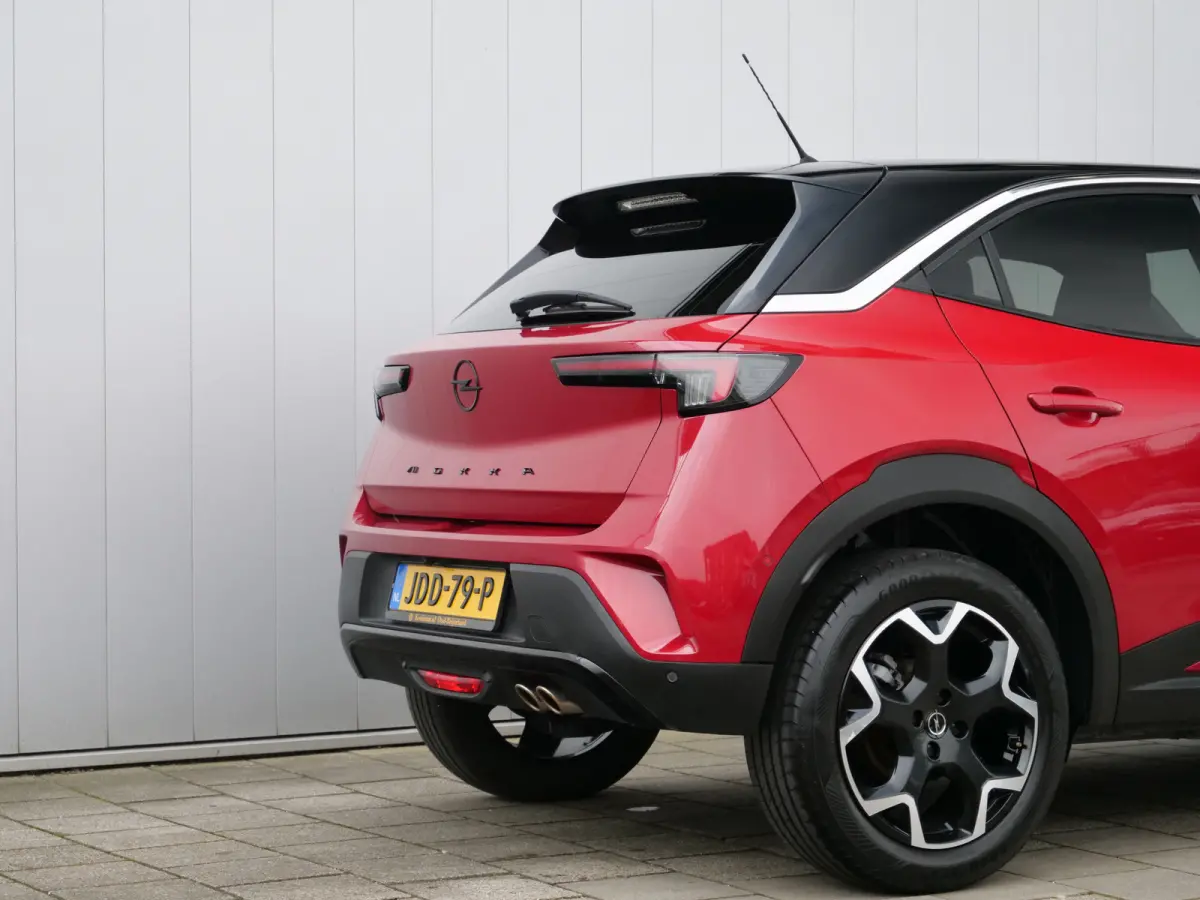 1.2 Turbo Business Elegance 130 Pk Automaat Navigatie / DAB / Apple Carply / Camera