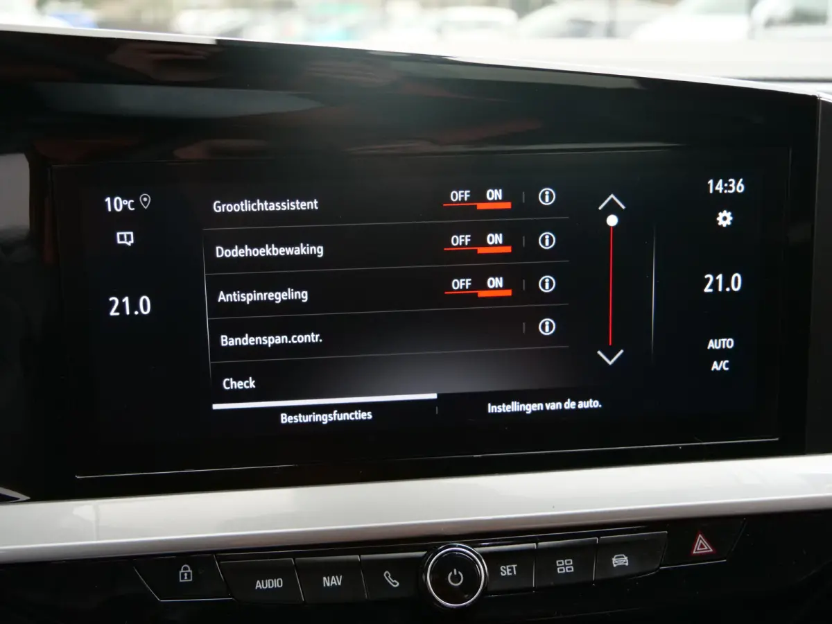 1.2 Turbo Business Elegance 130 Pk Automaat Navigatie / DAB / Apple Carply / Camera