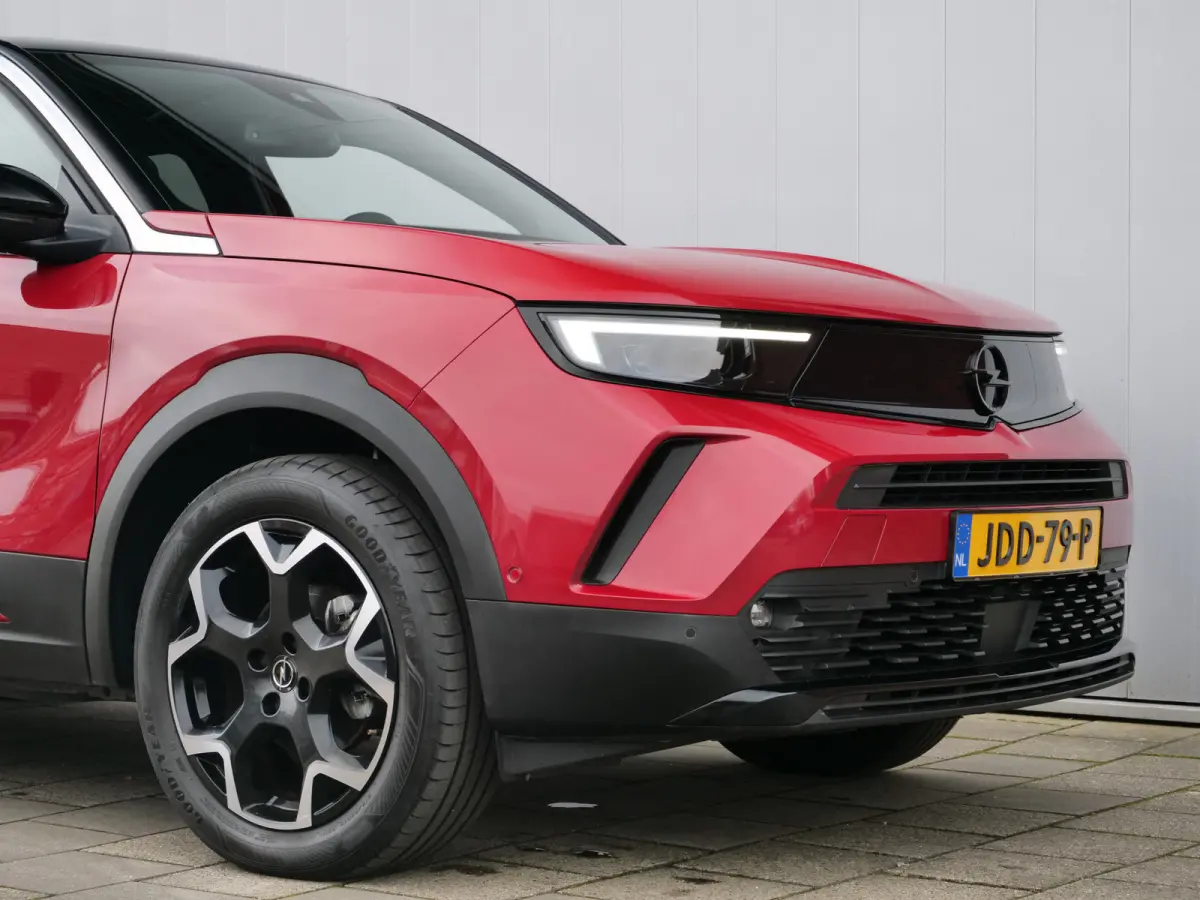 1.2 Turbo Business Elegance 130 Pk Automaat Navigatie / DAB / Apple Carply / Camera