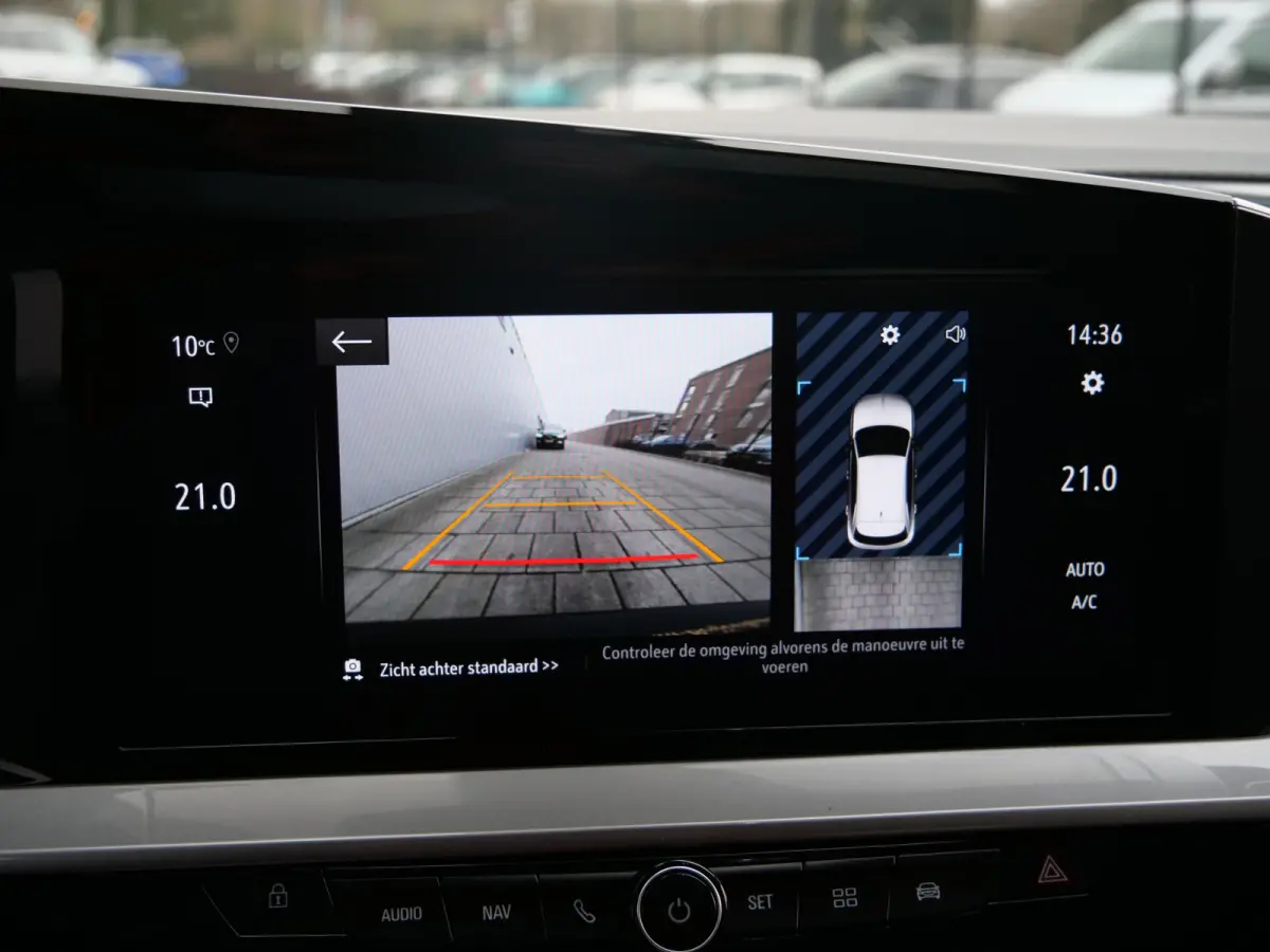 1.2 Turbo Business Elegance 130 Pk Automaat Navigatie / DAB / Apple Carply / Camera