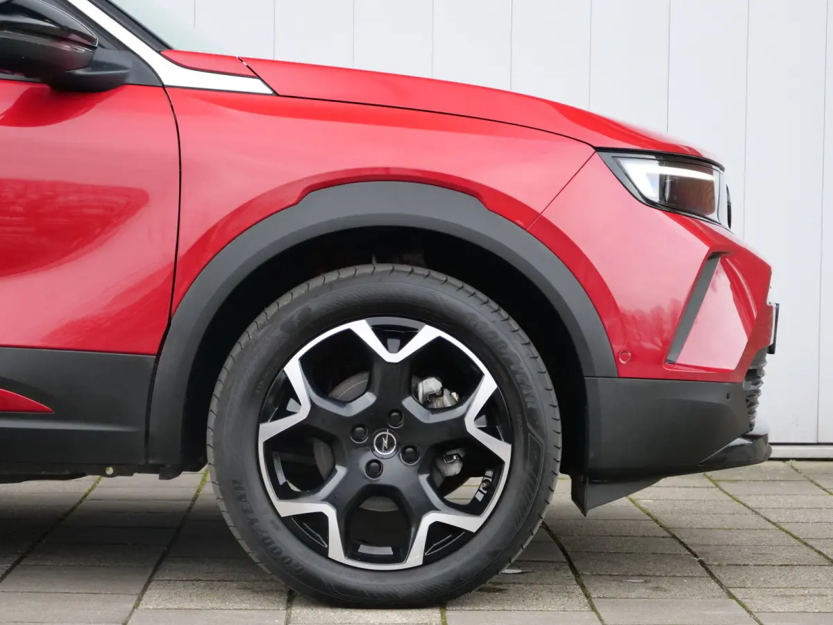 1.2 Turbo Business Elegance 130 Pk Automaat Navigatie / DAB / Apple Carply / Camera