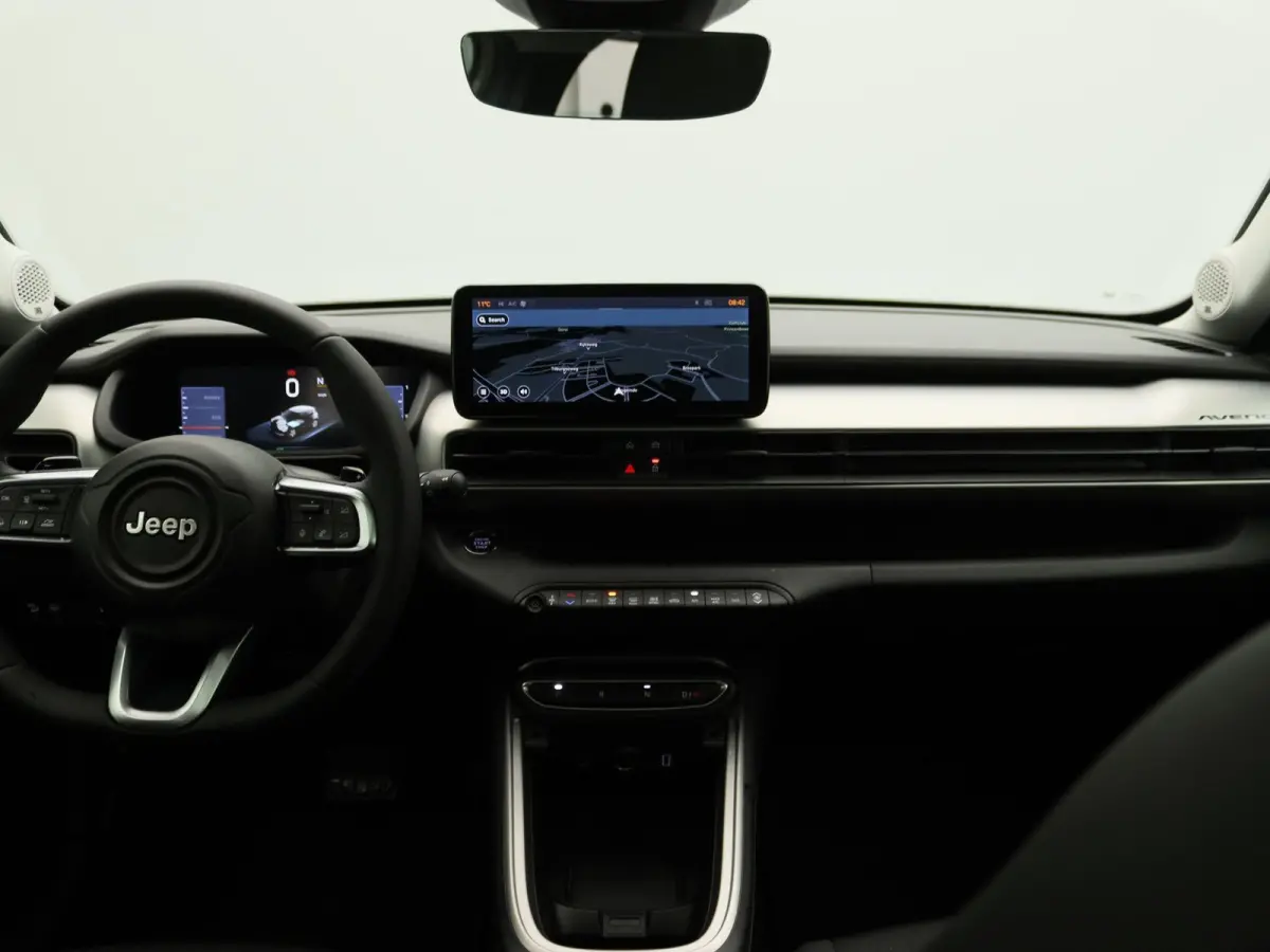 1.2 e-Hybrid Summit | Hoge Korting | Panorama Dak | Stoelverwarming | NAV | Adaptive Cruisecontrol |