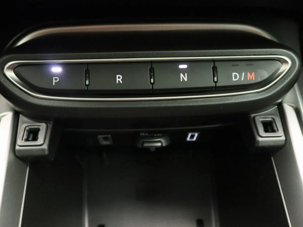 1.2 e-Hybrid Summit | Hoge Korting | Panorama Dak | Stoelverwarming | NAV | Adaptive Cruisecontrol |