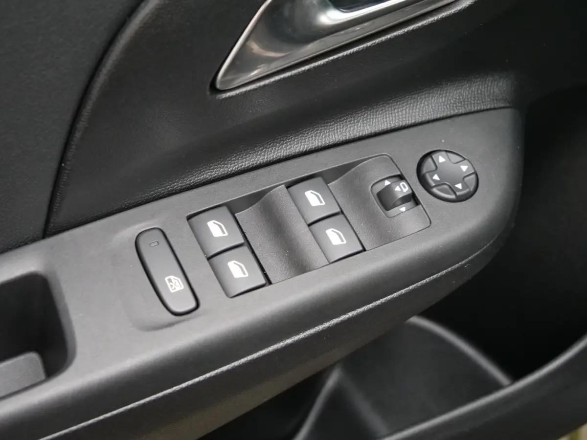 1.2 Turbo GS 100 Pk Apple Carplay / DAB / PDC / Camera