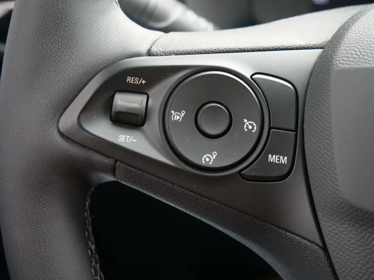 1.2 Turbo GS 100 Pk Apple Carplay / DAB / PDC / Camera