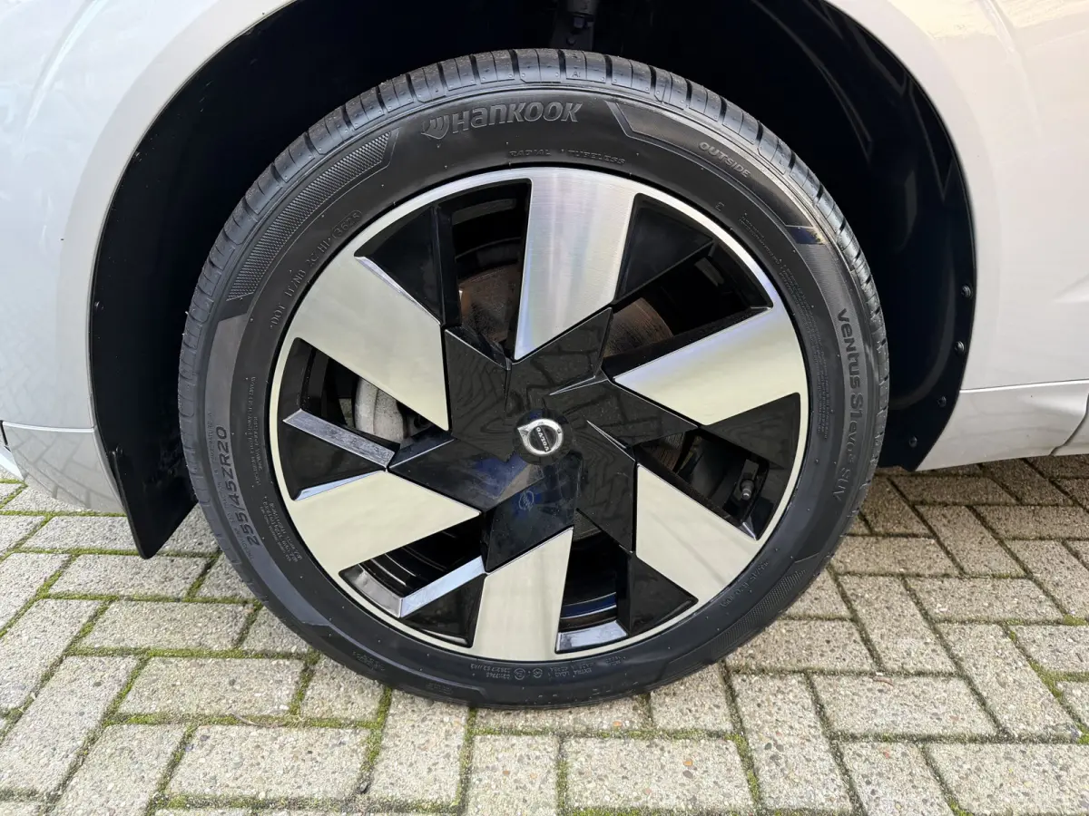 2.0 T6 Plug-in hybrid AWD Ultimate Chrome Panoramadak Headu UP Longe range SOH 100%