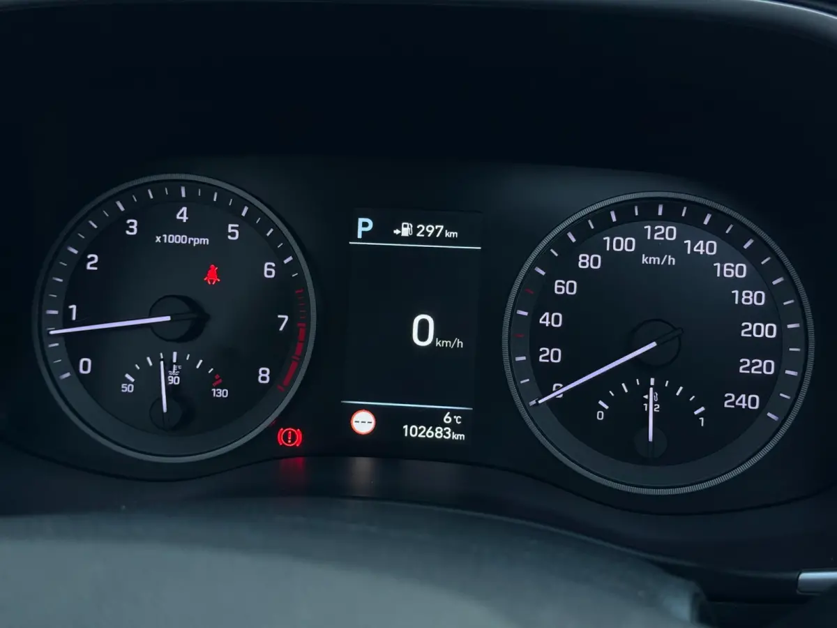 1.6 T-GDI Premium Plus / TREKHAAK / CARPLAY / PANO / 360 CAMERA / DODEHOEK / STOELVERKOELING + VERW / ELEK STOELEN
