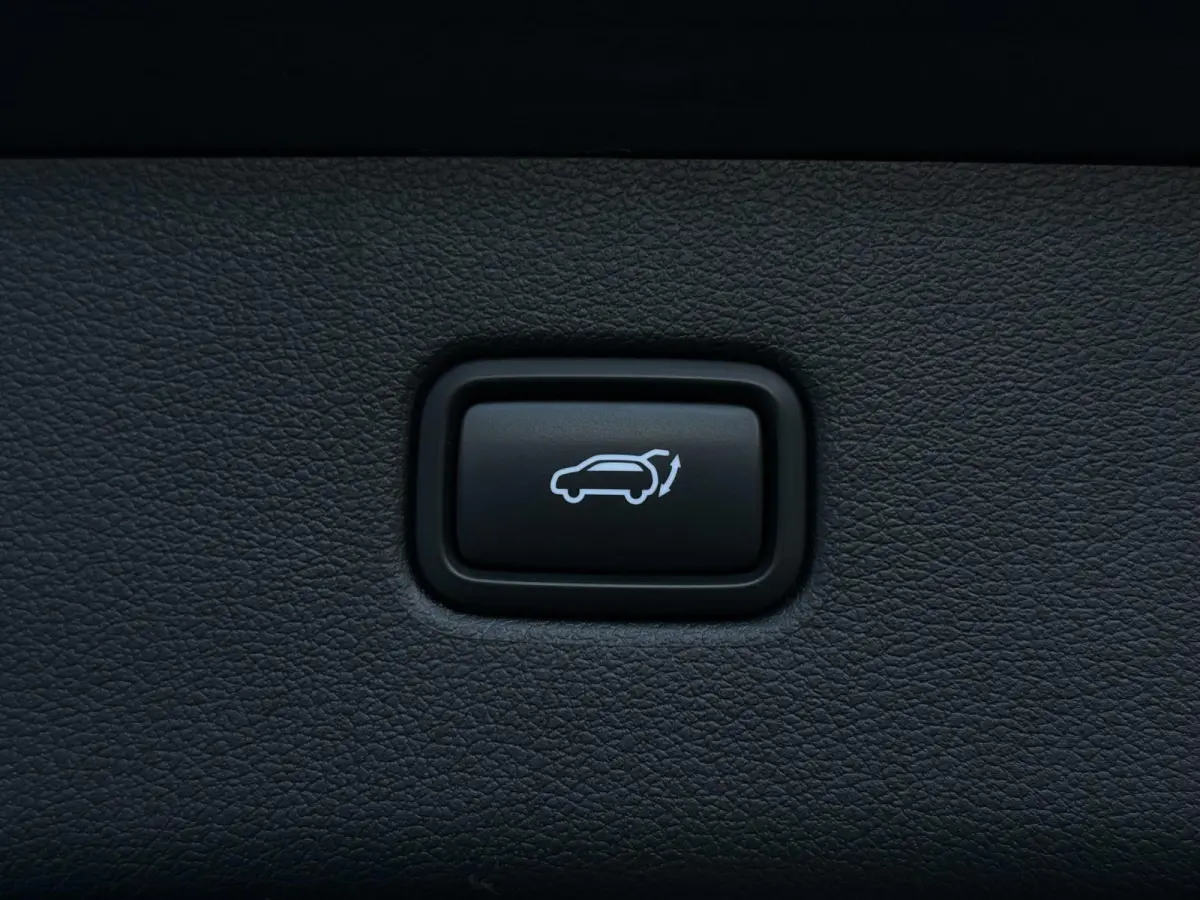 1.6 T-GDI Premium Plus / TREKHAAK / CARPLAY / PANO / 360 CAMERA / DODEHOEK / STOELVERKOELING + VERW / ELEK STOELEN