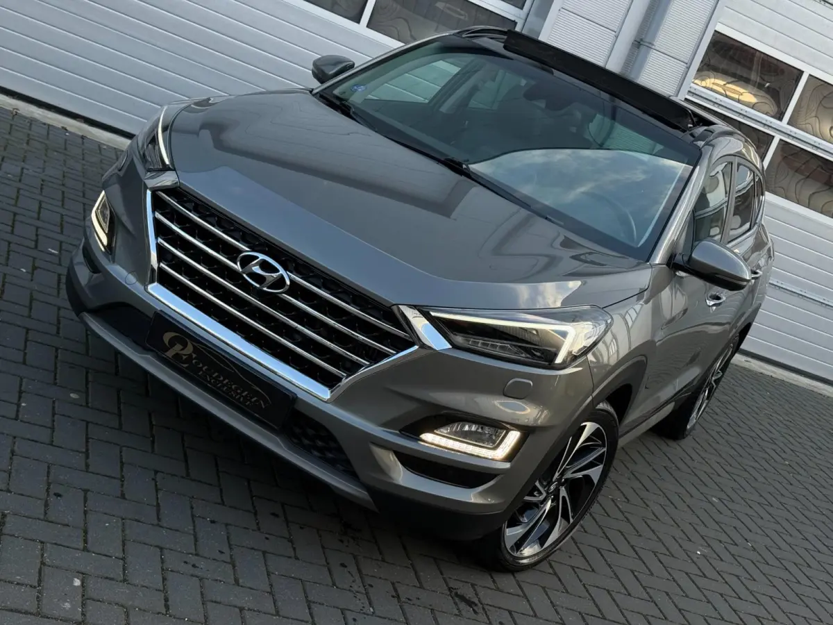 1.6 T-GDI Premium Plus / TREKHAAK / CARPLAY / PANO / 360 CAMERA / DODEHOEK / STOELVERKOELING + VERW / ELEK STOELEN