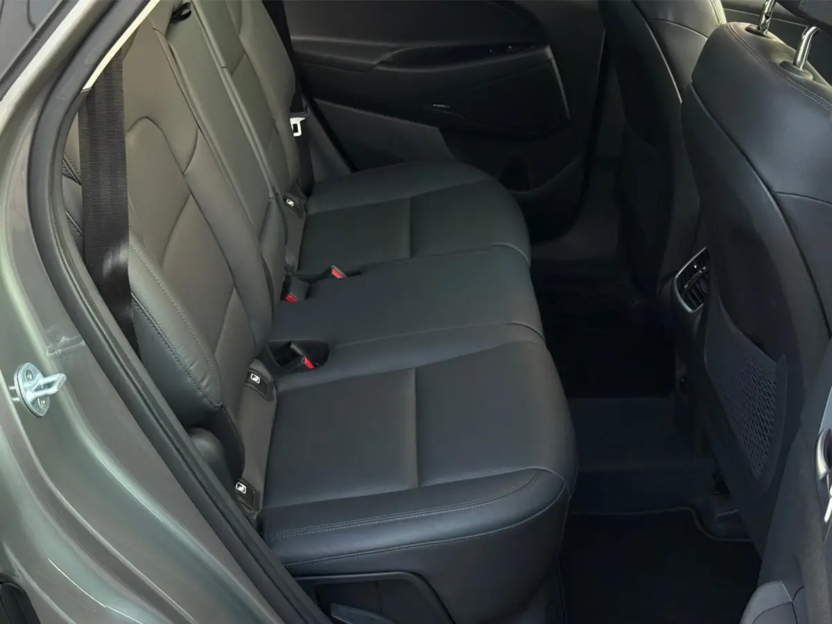 1.6 T-GDI Premium Plus / TREKHAAK / CARPLAY / PANO / 360 CAMERA / DODEHOEK / STOELVERKOELING + VERW / ELEK STOELEN