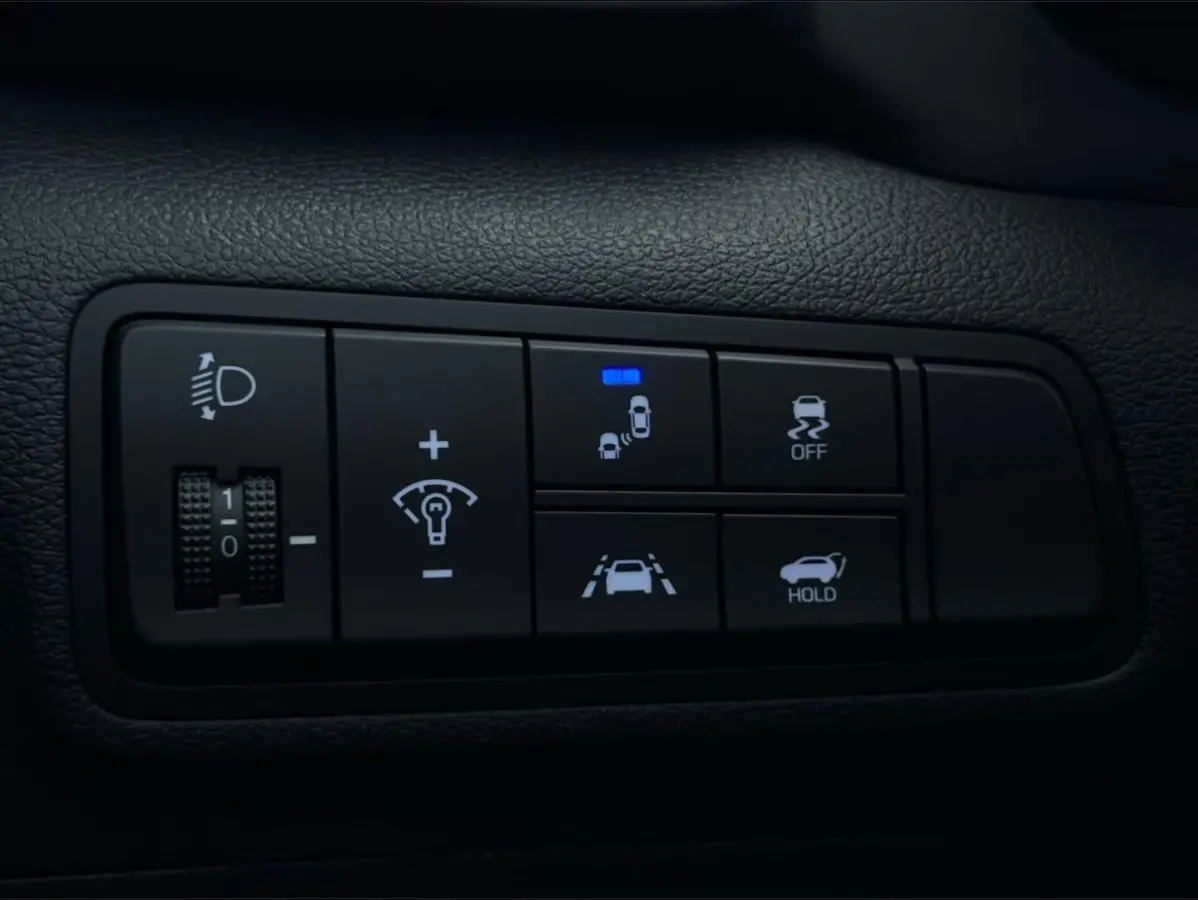 1.6 T-GDI Premium Plus / TREKHAAK / CARPLAY / PANO / 360 CAMERA / DODEHOEK / STOELVERKOELING + VERW / ELEK STOELEN