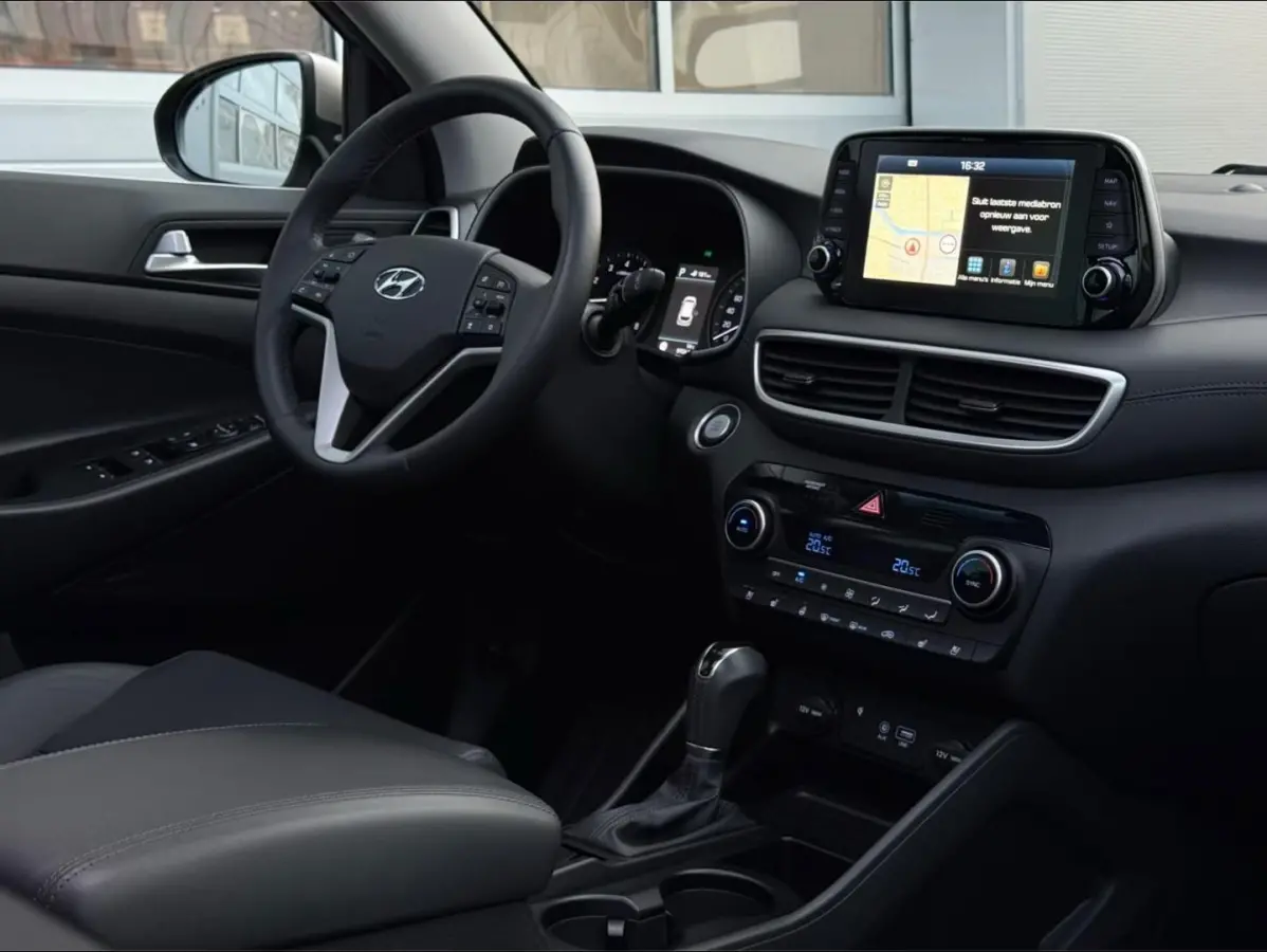 1.6 T-GDI Premium Plus / TREKHAAK / CARPLAY / PANO / 360 CAMERA / DODEHOEK / STOELVERKOELING + VERW / ELEK STOELEN