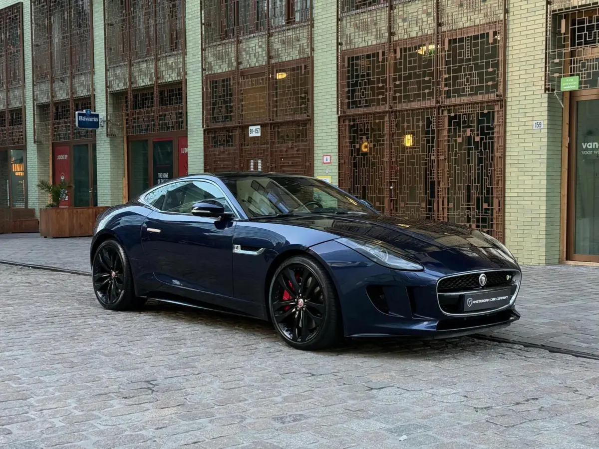 5.0 V8 R dealer serviced 551pk