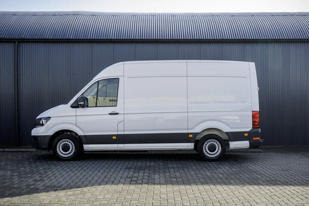 2.0 TDI L3H3 Trendline | Facelift | 140PK | Carplay | Navi | Cruise | Airco | Trekhaak