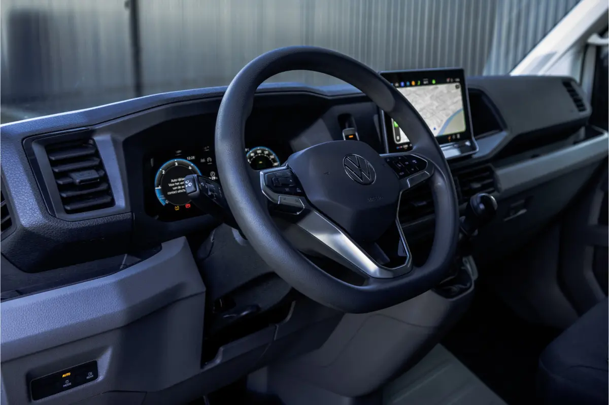 2.0 TDI L3H3 Trendline | Facelift | 140PK | Carplay | Navi | Cruise | Airco | Trekhaak