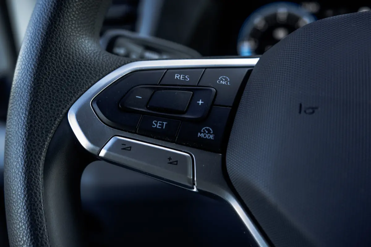 2.0 TDI L3H3 Trendline | Facelift | 140PK | Carplay | Navi | Cruise | Airco | Trekhaak