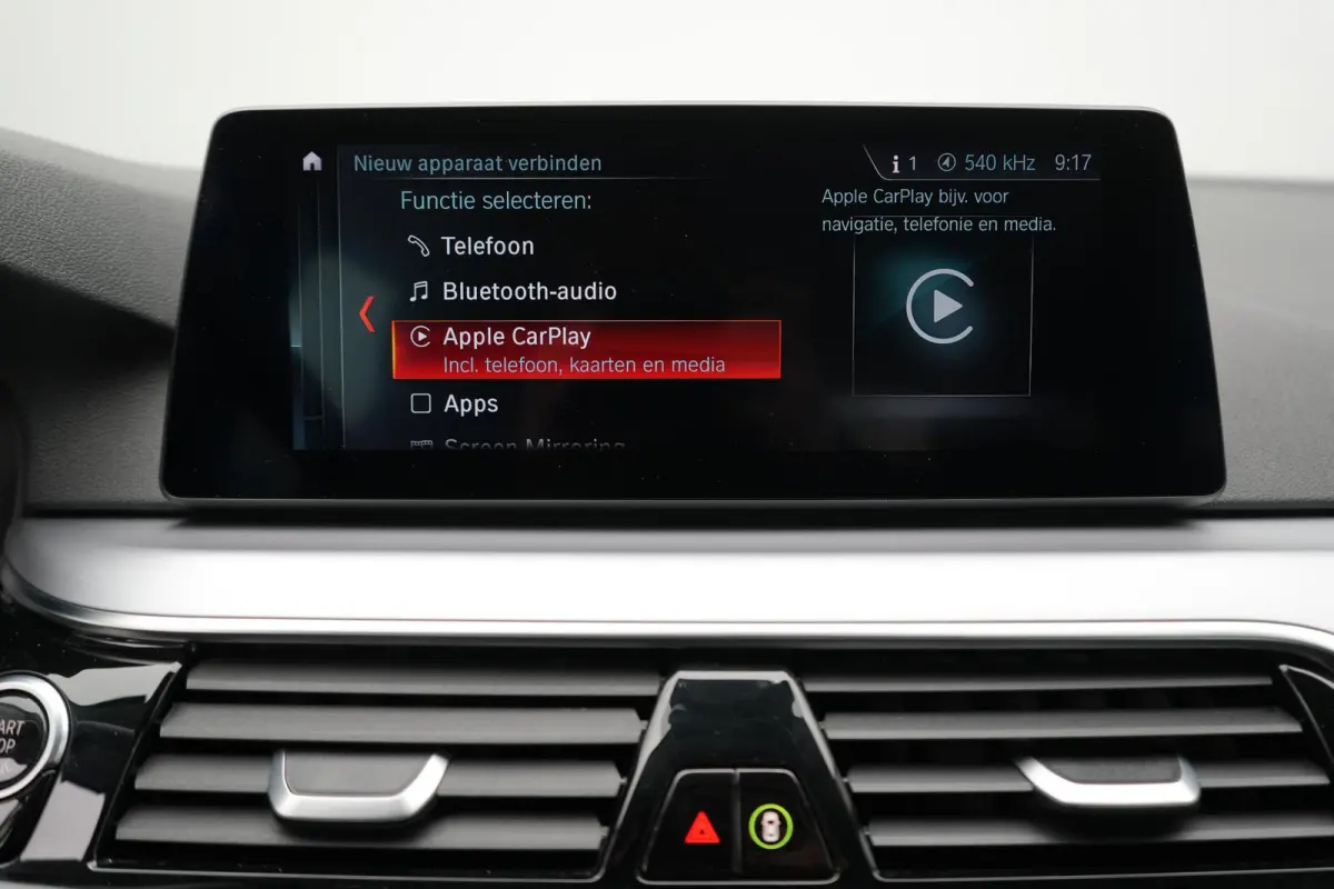520i Corporate Lease High Executive LEDER | NAVIGATIE | PARKEERSENSOREN | ELEKTRISCHE KOFFERKLEP | AUTOMAAT |