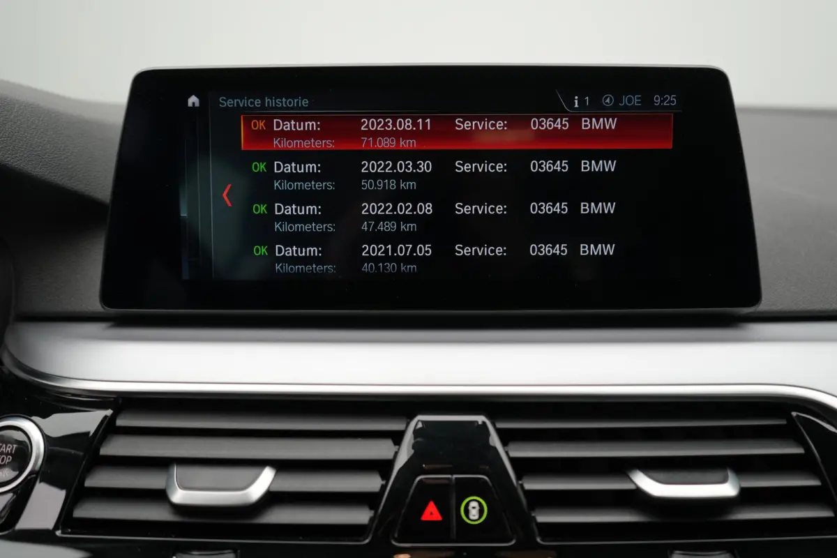 520i Corporate Lease High Executive LEDER | NAVIGATIE | PARKEERSENSOREN | ELEKTRISCHE KOFFERKLEP | AUTOMAAT |