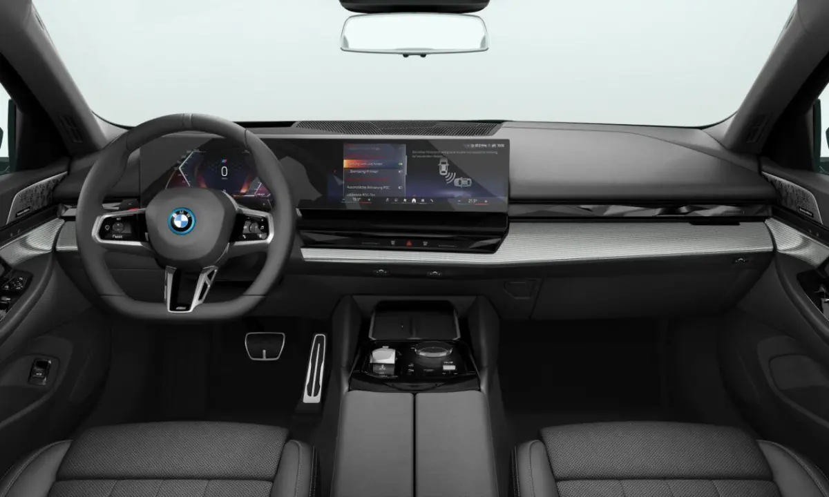 530e M Sport Edition High Executive | SoH 100% | M Sportpakket Pro | Innovation Pack | Travel Pack | Comfort Pack | Trekhaak | Panoramadak | Harman Kardon