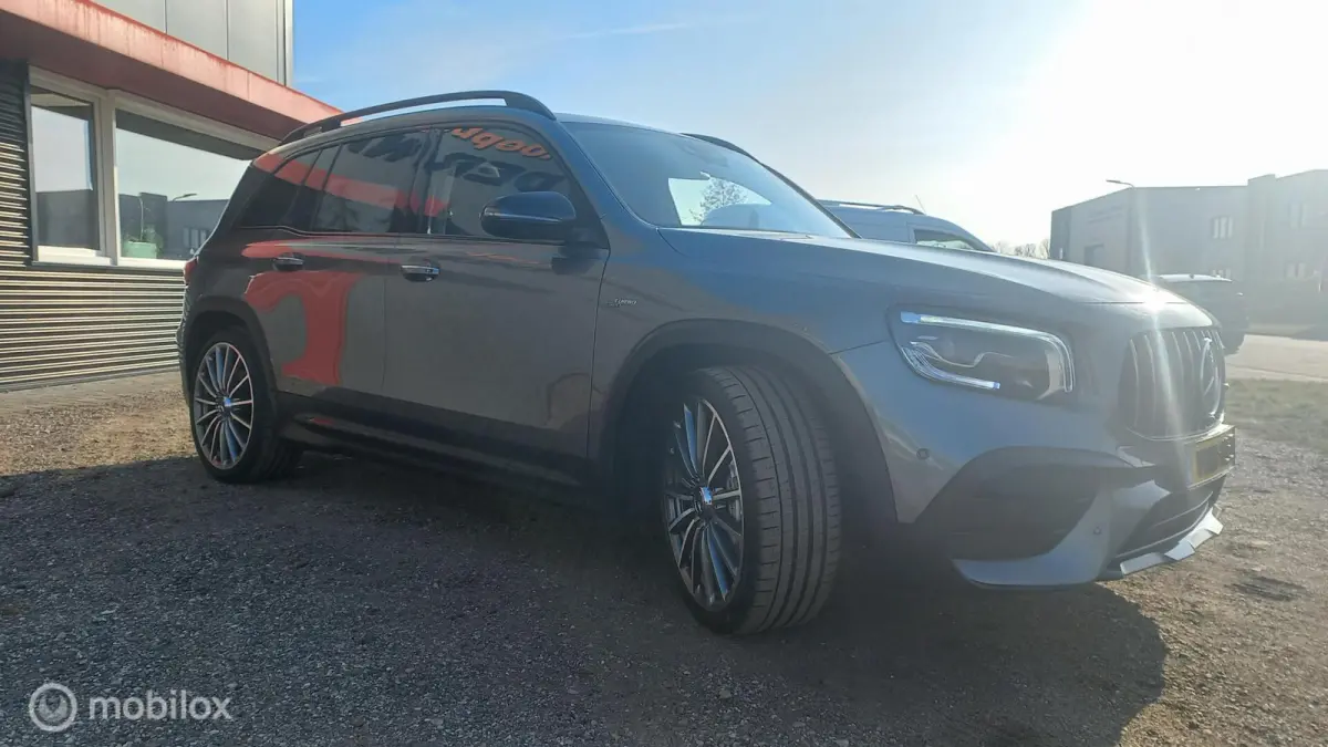 AMG/VAN /GRIJSKENTEKEN