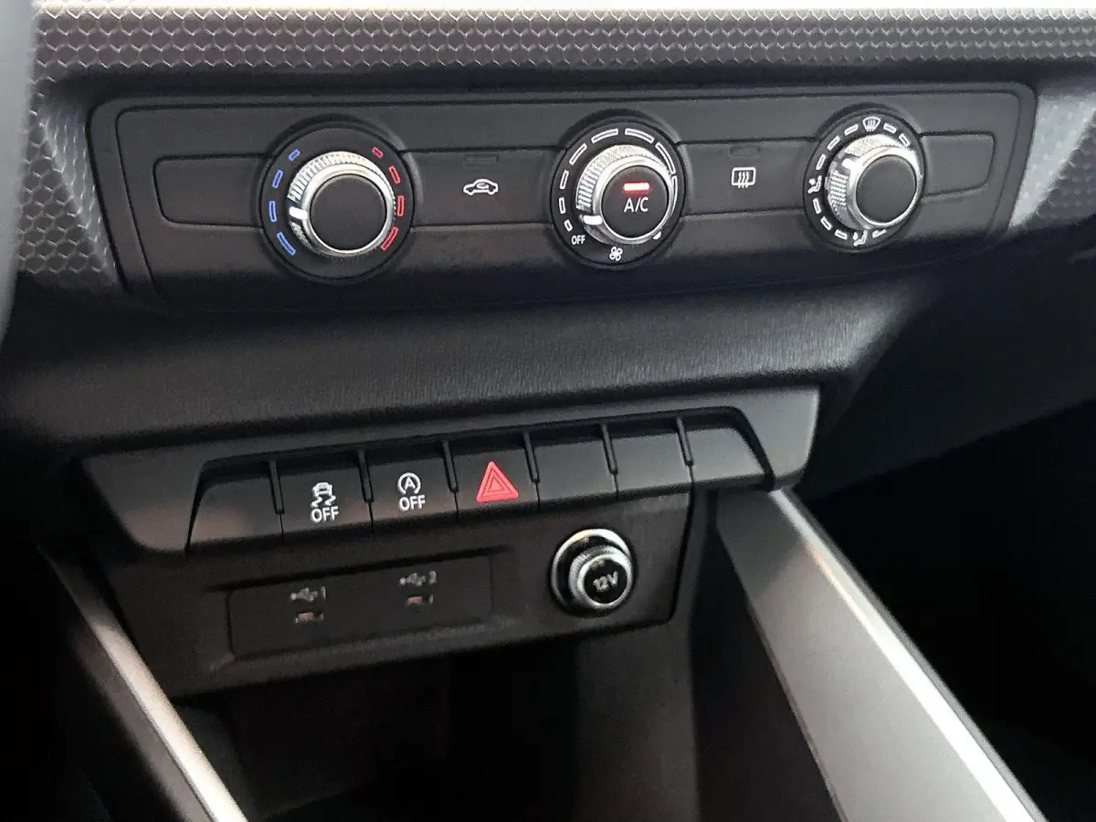 25 TFSI Pro Line 95 PK | Apple Carplay | Android Auto | Cruise Control | Airco | Lichtmetalen velgen |