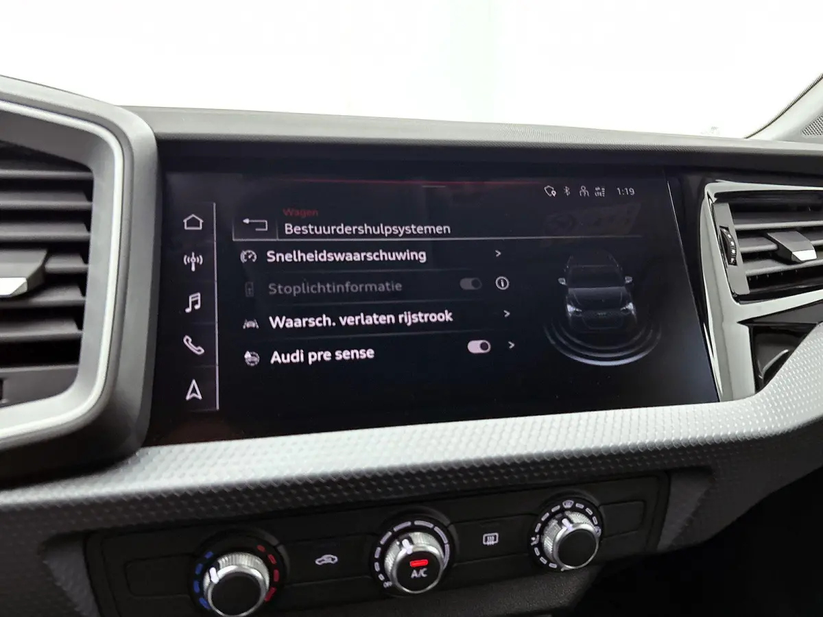 25 TFSI Pro Line 95 PK | Apple Carplay | Android Auto | Cruise Control | Airco | Lichtmetalen velgen |