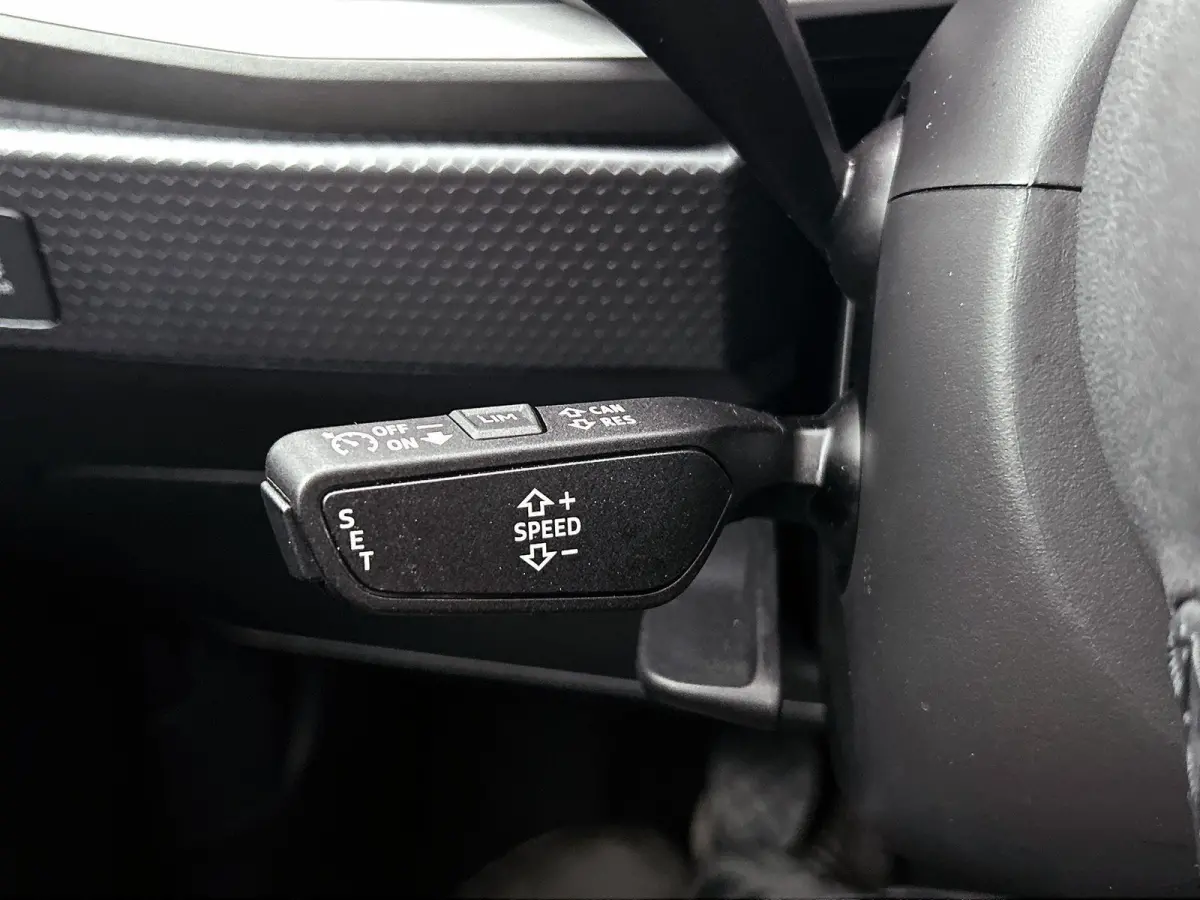 25 TFSI Pro Line 95 PK | Apple Carplay | Android Auto | Cruise Control | Airco | Lichtmetalen velgen |