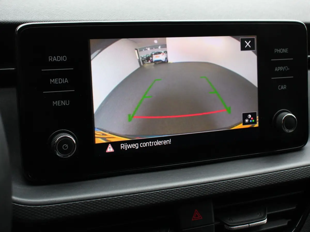 1.0 TSI 110pk DSG Dynamic Navigatie Apple Carplay/Android Auto Camera Adaptive Cruise Control Stoelverwarming Ledverlichting