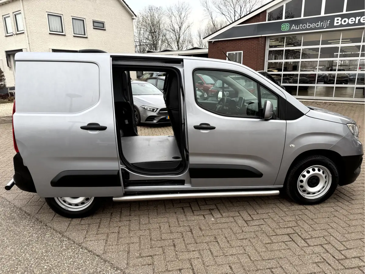 1.5D L1H1 Edition + Schufdeur L+R, Navi, App Connect