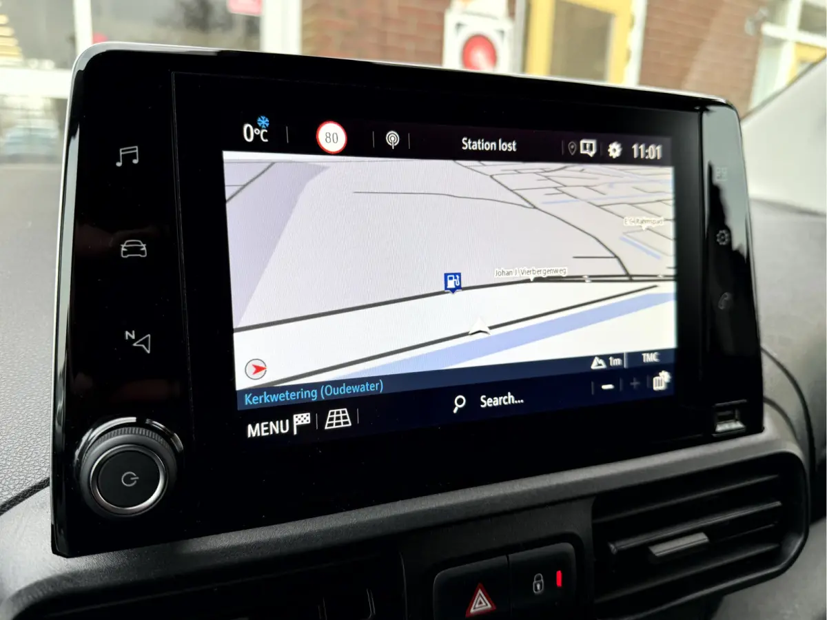 1.5D L1H1 Edition + Schufdeur L+R, Navi, App Connect