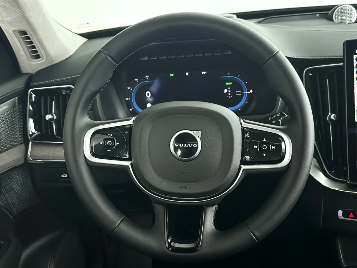 T8 Plug-in hybrid AWD Ultra Dark | Panoramadak | Luchtvering | 360º camera | Head- Up display | Bowers & Wilkins | Stoelventilatie | Trekhaak