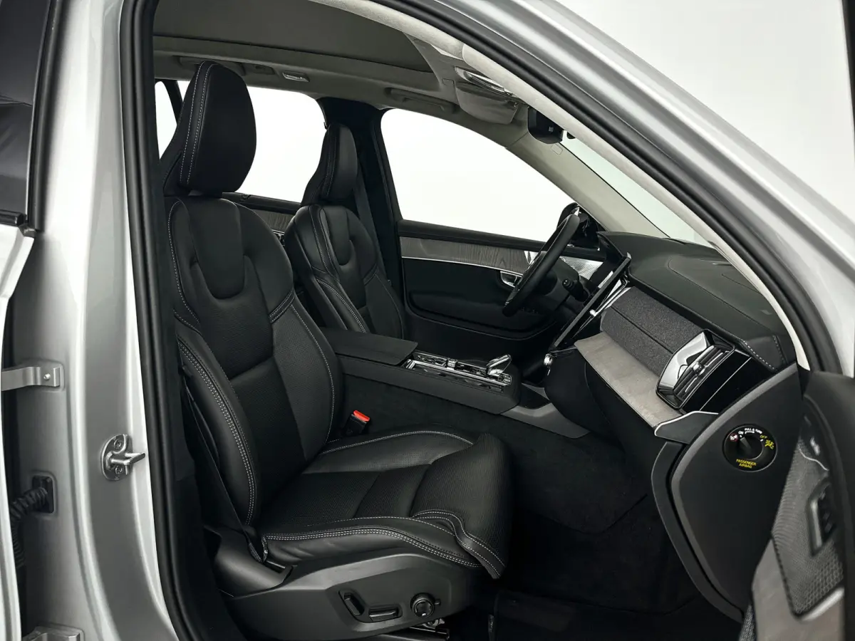 T8 Plug-in hybrid AWD Ultra Dark | Panoramadak | Luchtvering | 360º camera | Head- Up display | Bowers & Wilkins | Stoelventilatie | Trekhaak