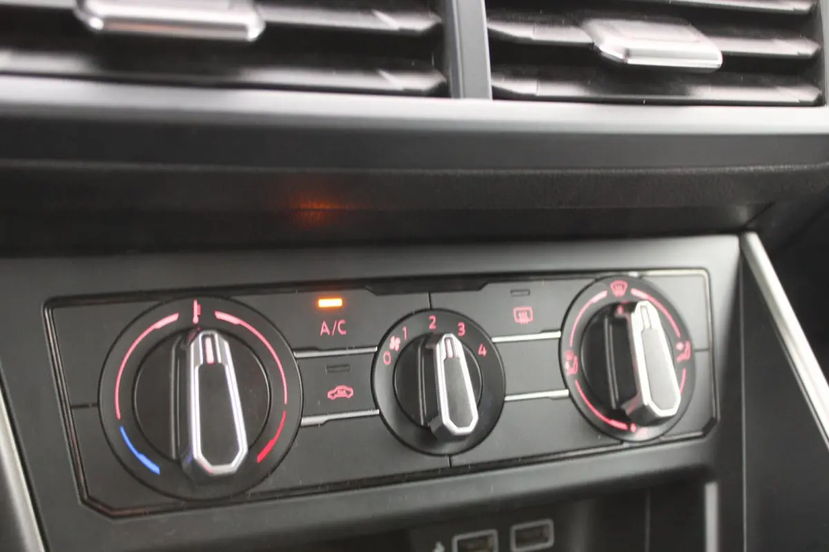 1.0 TSI Comfortline Business Carplay AdaptiveCruise NwModel