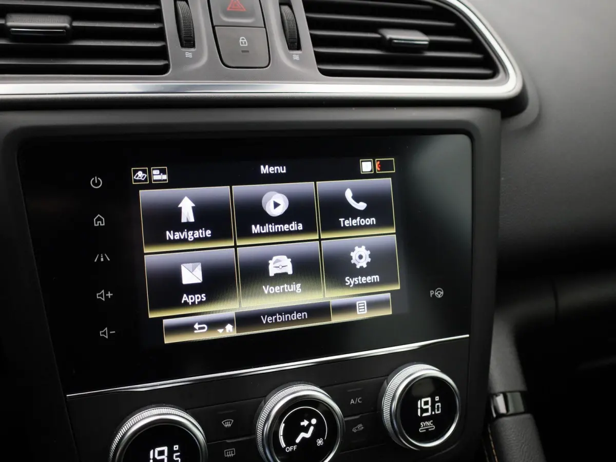 1.3 TCe Black Edition | ACHTERUITRIJCAMERA | APPLE CARPLAY - ANDROID AUTO | STOELVERWARMING | CLIMATE CONTROL | CRUISE CONTROL |